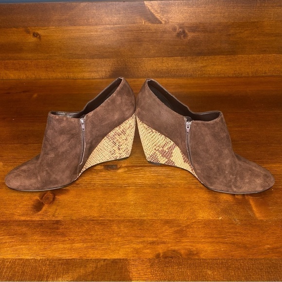 Beverly Feldman chocolate Brown Suede Snakeskin Wedge booties sz 9 - Picture 15 of 15